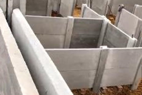 新型水泥板围墙的基础一般嵌入多深