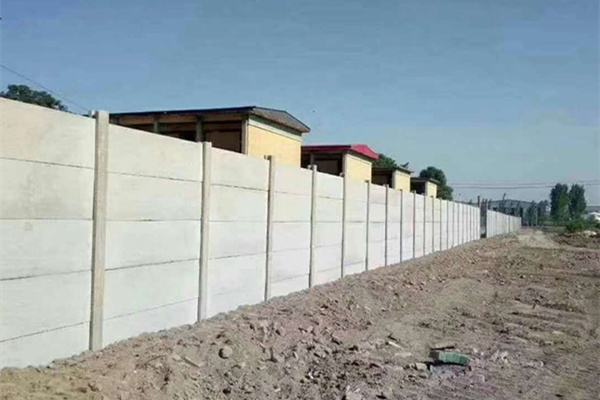 预制水泥板墙围墙厚度是多少？
