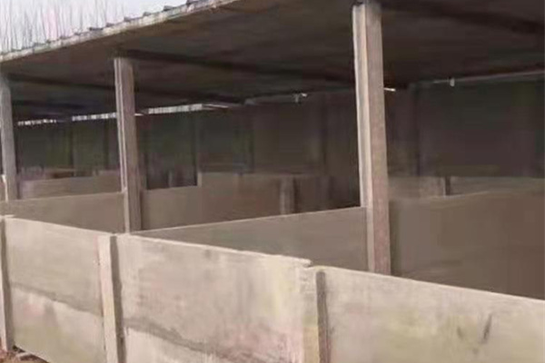 养殖厂可拆卸水泥板围墙应用效果图